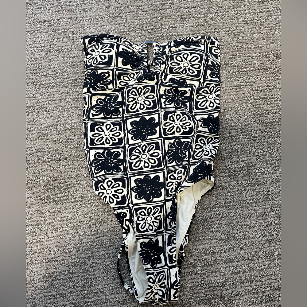 NWOT - Anthropologie One Piece Swimsuit XS Black and White